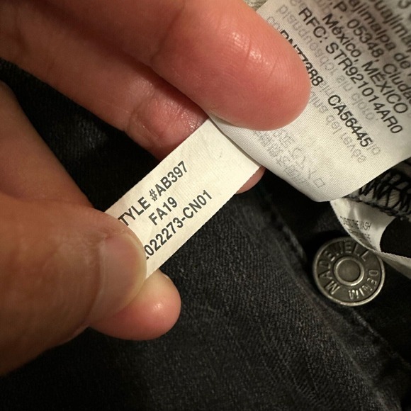 MADEWELL Cali Demi-Boot Jeans in Bellspring Wash Button-Front Edition - Picture 12 of 15